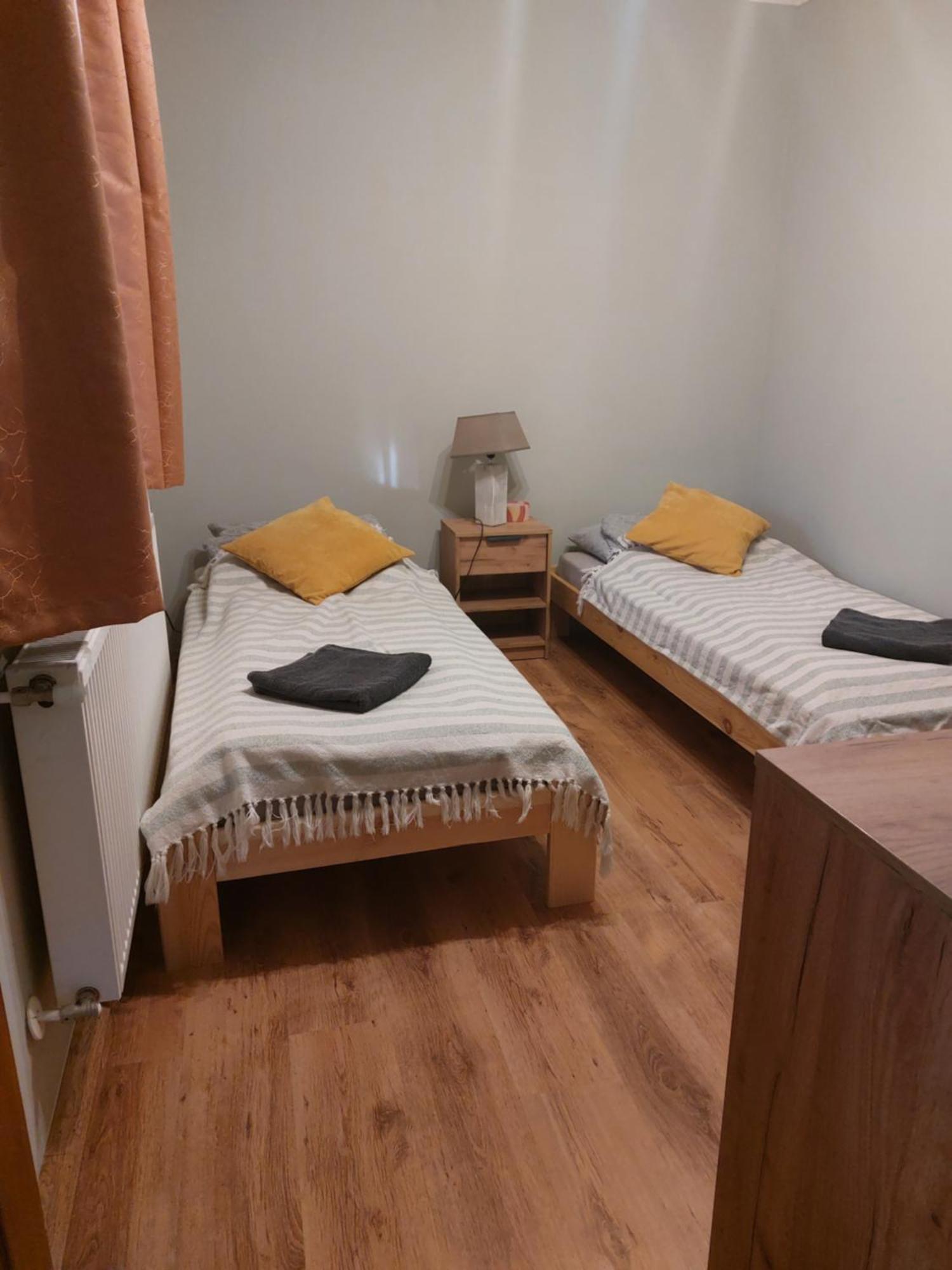 Akacvirag Airport Vendeghaz Apartment เดเบรตเซน ภายนอก รูปภาพ